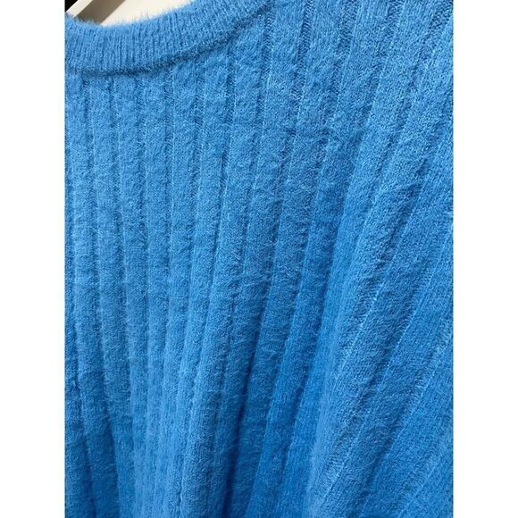 Junior’s SO Ultra Soft Crewneck Light Blue Cozy Core Winter Essentials Size L - Picture 3 of 8